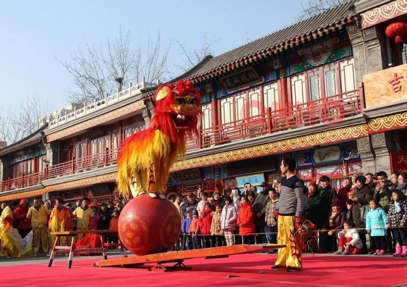 成都舞龙舞狮的中国民俗风 成都舞龙舞狮的中国民俗风