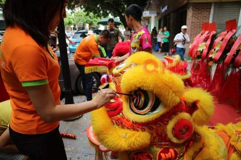成都舞龙舞狮的中国民俗风 成都舞龙舞狮的中国民俗风