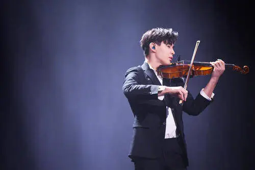 成都舞蹈乐队路演演出-兼职充场演员-卡通人偶扮演-网红主播 成都舞蹈乐队路演演出-兼职充场演员-卡通人偶扮演-网红主播