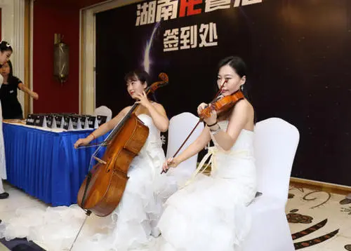 成都舞蹈乐队路演演出-兼职充场演员-卡通人偶扮演-网红主播 成都舞蹈乐队路演演出-兼职充场演员-卡通人偶扮演-网红主播